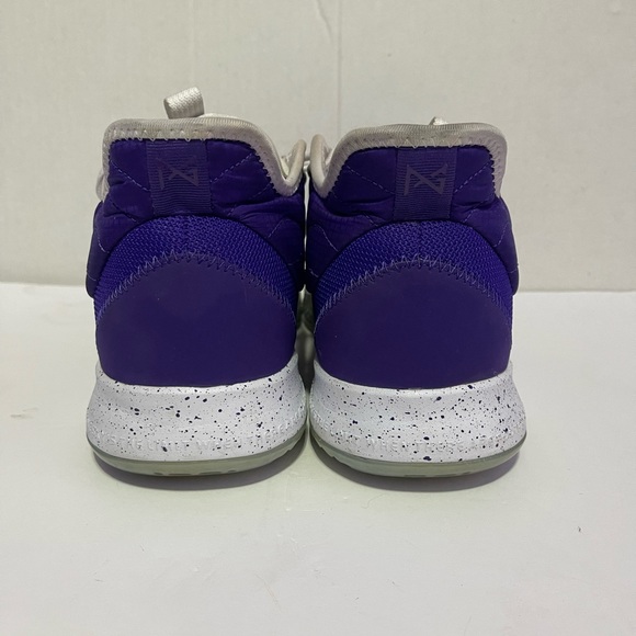 Paul George Basketball Shoes - Picture 2 of 5